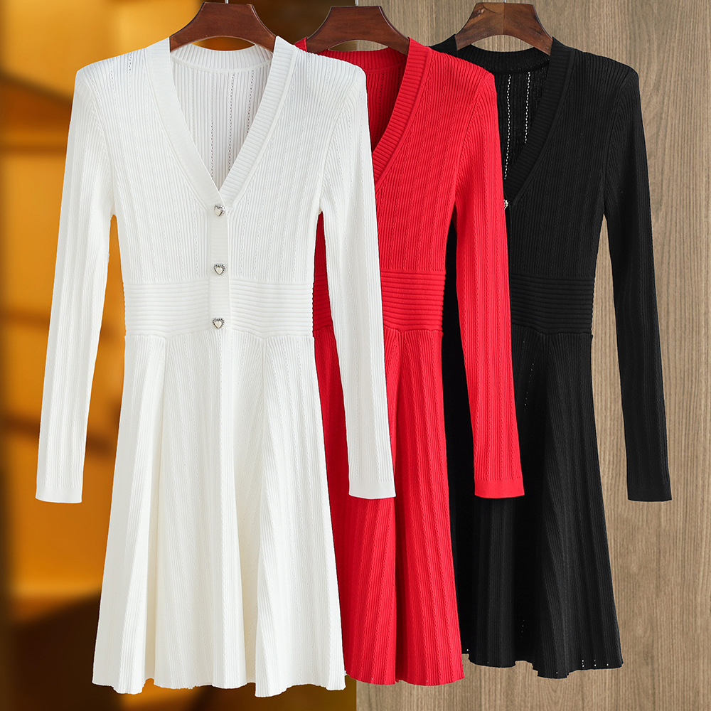 Vêtements pour femmes automne et hiver nouvelle robe rouge à col en V tempérament slim bouton d'amour jupe tricotée jupe courte en ligne A_voghion.com