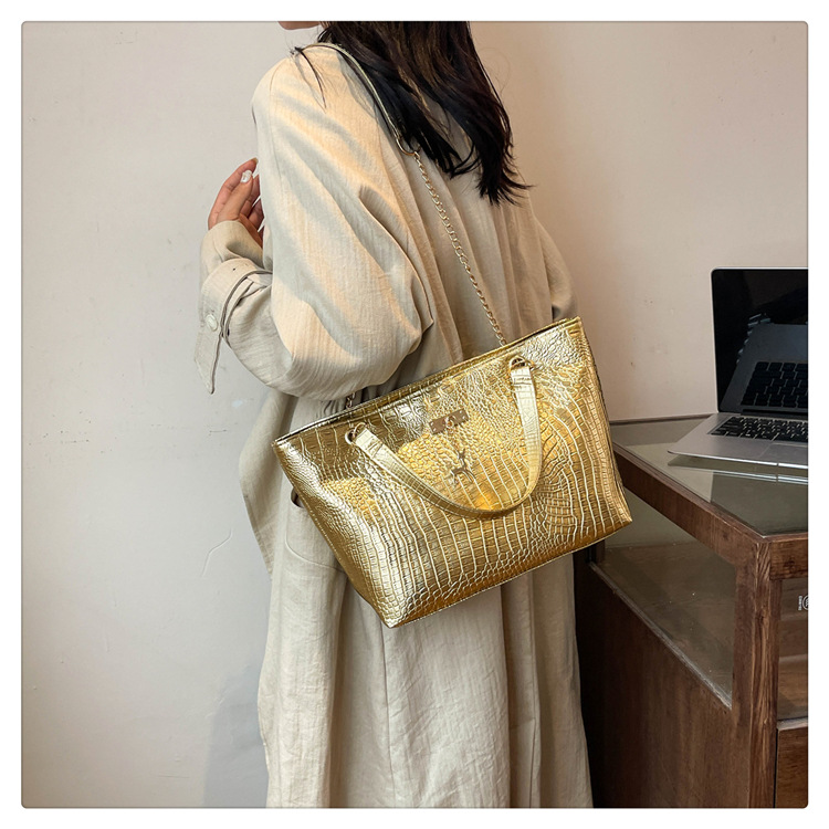 Krokodillemønster, lyst ansikt, 2024, ny mote, koreansk utgave, stor kapasitet, enkel håndholdt dameveske_voghion.com