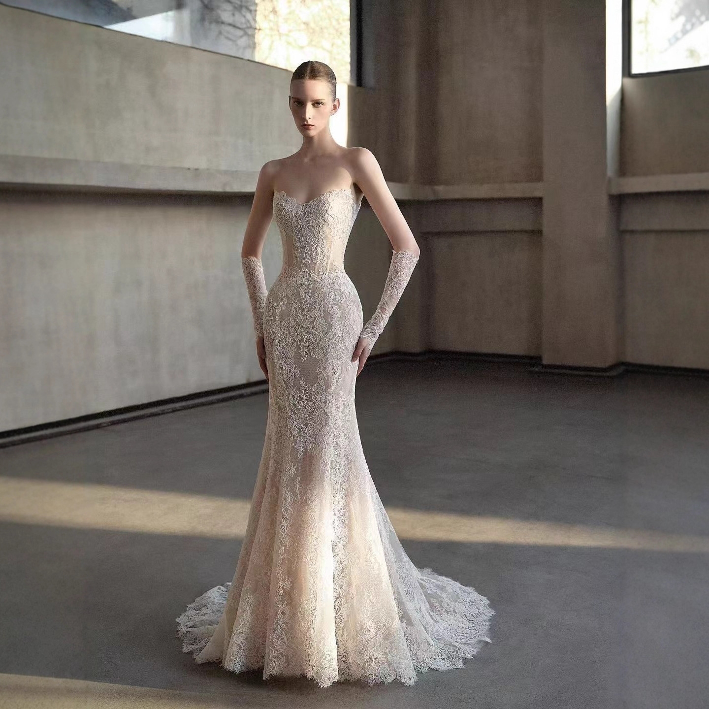 Wedding Dress French Elegant Retro Lace Wedding Dress Tube Top Slim Fishtail Style Suitable for Many Occasions