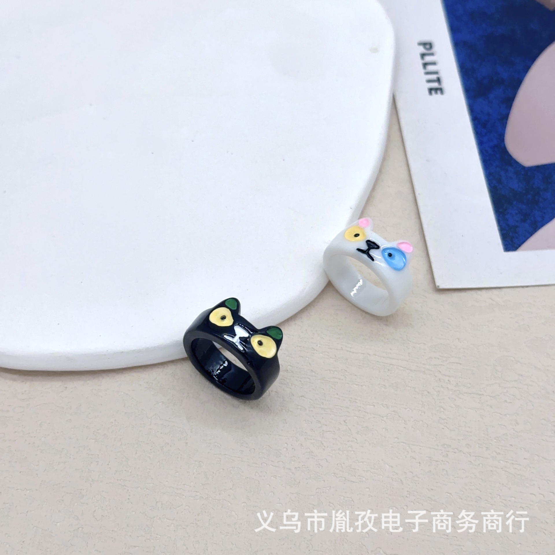Divertido resina negro gato blanco gato monstruo anillo grandes ojos dulce fresco dibujos animados lindo novias pareja anillo joyería