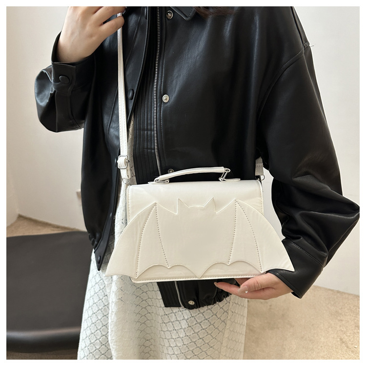 A new 2024 European and American Halloween single-shoulder bag for women, with a unique and funny bat style and a trendy crossbody bag undefined