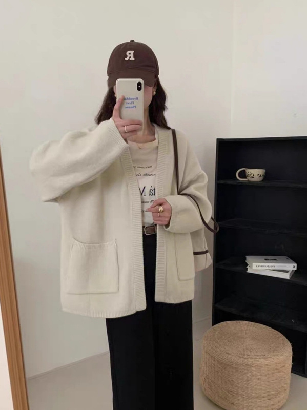 韩版慵懒风V领口袋针织毛衣女秋冬新款简约软糯宽松外搭针织开衫|undefined
