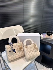 蝶戴妃包女2025新型気質名媛淑女高級感洋気女士手提げ小包斜め掛け