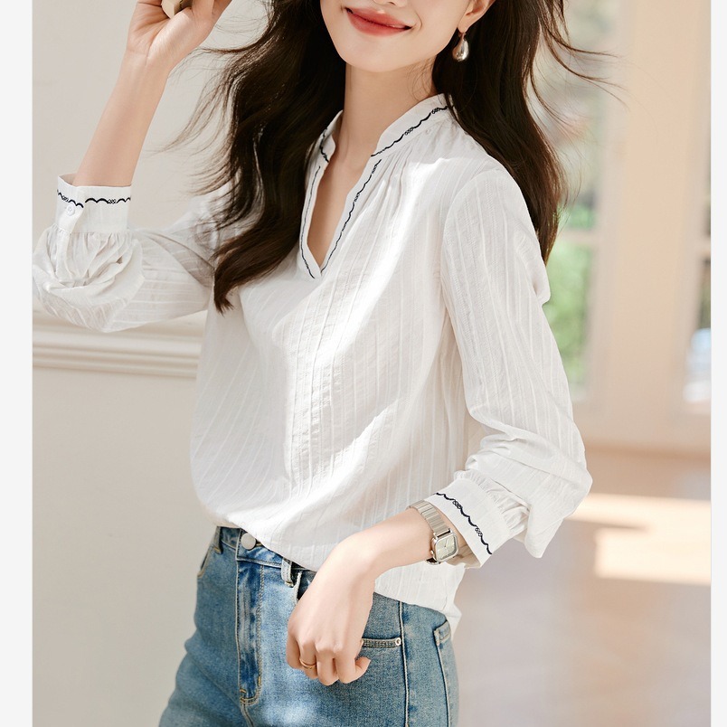 Elegant retro thin spring design shirt