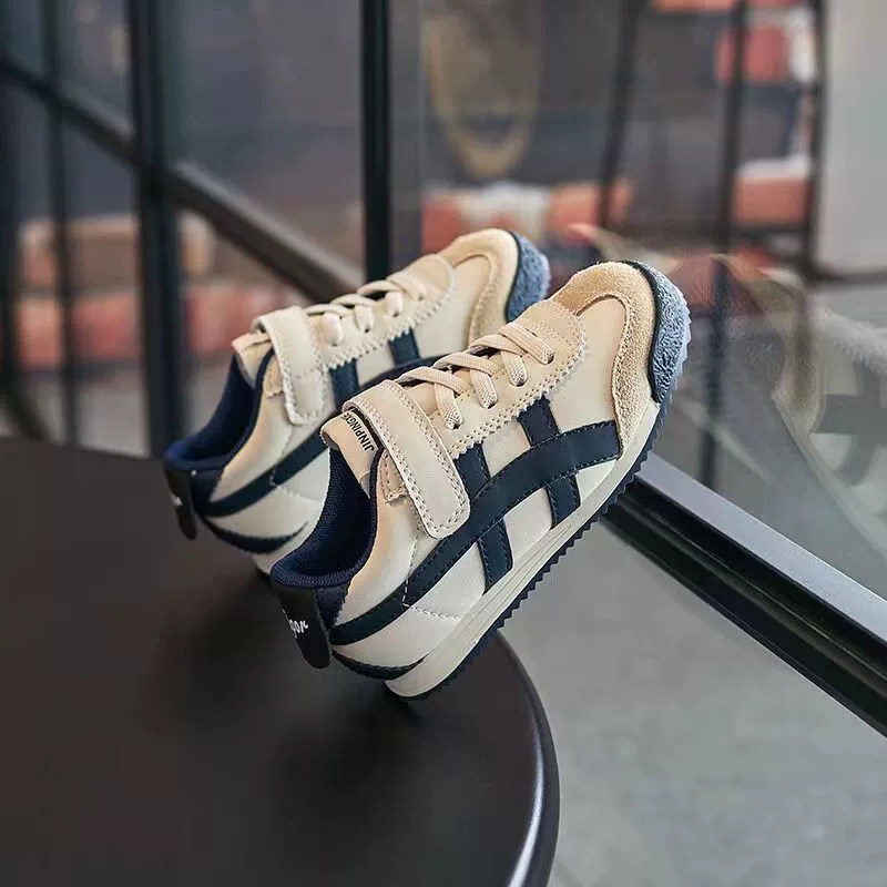 Soft sneakers for boys, non-slip sports shoes, footwear, 2023, new collection, for teenagers