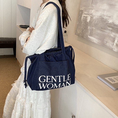 Niche casual large-capacity denim tote bag 2024 new fashion versatile shoulder bag student class commuting bag