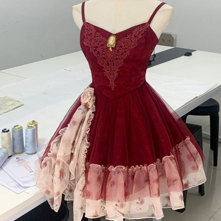 夏の宮殿スタイルの絶妙なヘビーレースウエストプリンセスドレス新しいシフォンスプライシングデザインサスペンダードレス|undefined