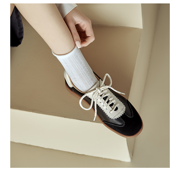 Giày sneaker nữ phối màu dây buộc đế phẳng phong cách thể thao — màu nâu chi tiết 24