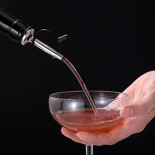 Modern and simple new stainless steel six-layer wine pourer bar restaurant cocktail red wine bottle stopper oil bottle mouth