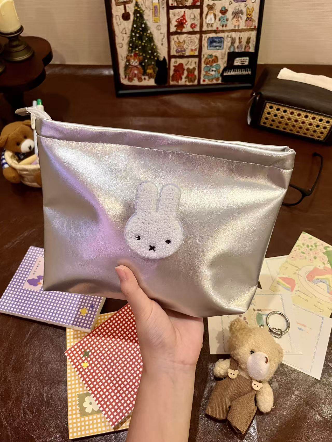 Bolsos de maquillaje de dibujos animados simpáticos de alto valor de la cara, bolsas de almacenamiento de gran capacidad de mujeres, bolsas de almacenamiento de artículos portátiles