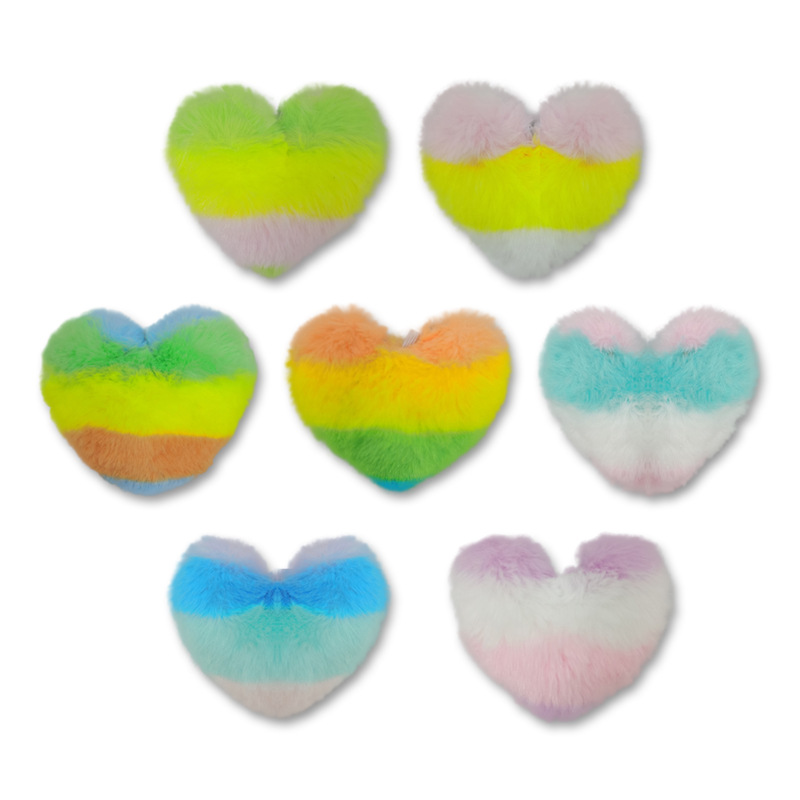 メーカーの現物のぬいぐるみのハート型のキーホルダーの部品8*9cmの毛玉