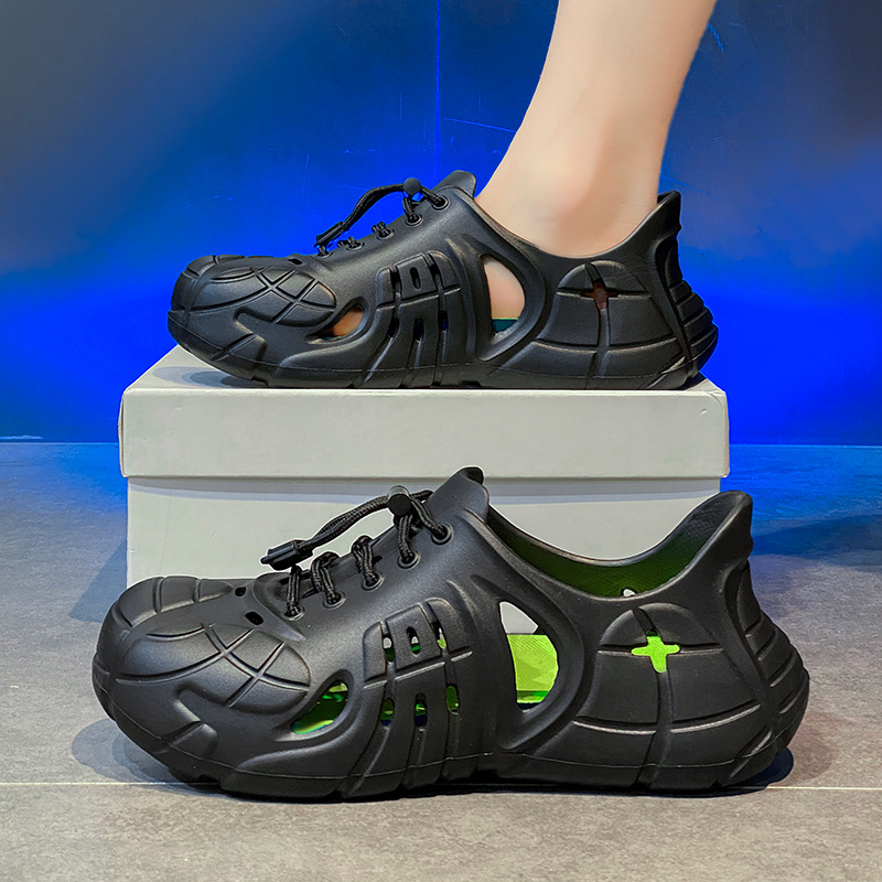 En nombre de los nuevos zapatos de vadeo deportivos de moda, zapatos con agujeros antideslizantes al aire libre de verano, sandalias Baotou ligeras de suela suave para hombres