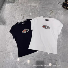 24夏の新作大衆デザインアメリカンギャル胸前アルファベットD透かし彫りスリム半袖tシャツ