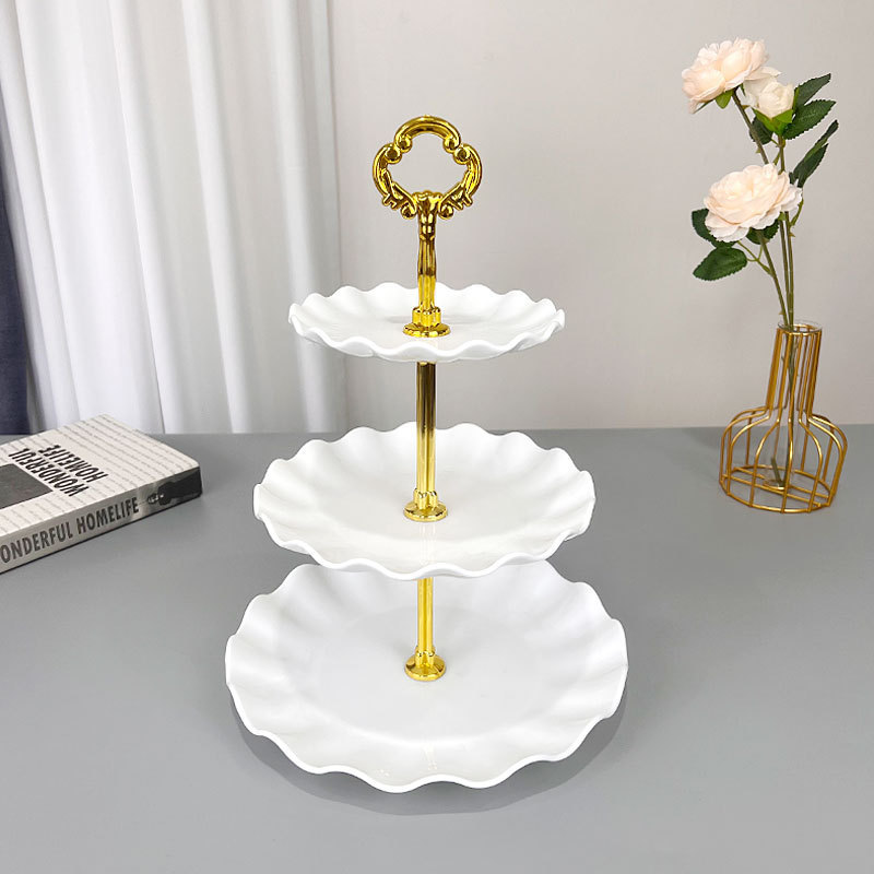 Placa de almacenamiento de placa de fruta multicapa de alta apariencia para el hogar Plato de fruta de tres capas diario de estilo europeo disponible