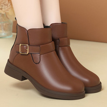 一件代发中老年靴子大码棉鞋平底短靴秋冬软底妈妈鞋加绒保暖皮鞋