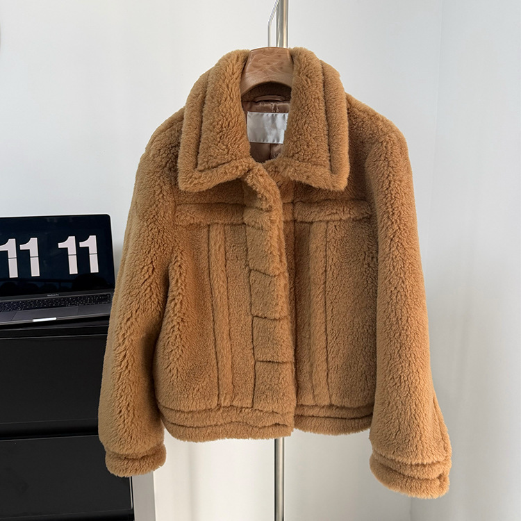 M Brand's New Autumn and Winter Classic Teddy Bear Metal Buckle Jacket for Women, Teddy Thickened Faux Fur Short Coat Wholesale