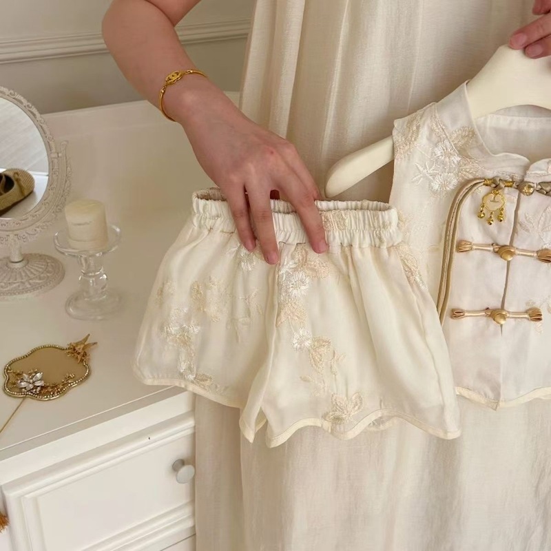 女の子中国風スーツ 2025 夏の新しい女の子新中国風漢服ノースリーブトップショーツツーピーススーツ|undefined