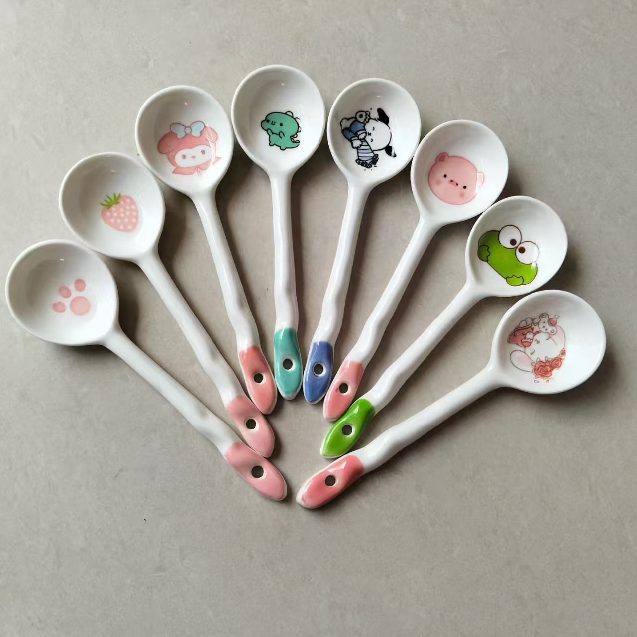 Cuchara de cerámica de color esmaltada cuchara de mango largo cuchara encantadora cuchara de arroz cuchara de arroz cuchara de torsión cuchara de cabeza redonda