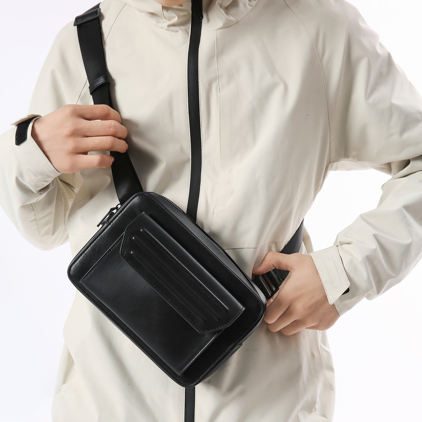 New Men's Bag with a High-End Feel, Single-Shoulder Crossbody Bag, Men's Korean Fashion Trendy Backpack, Personalized Small Square Bag, Messenger Bag