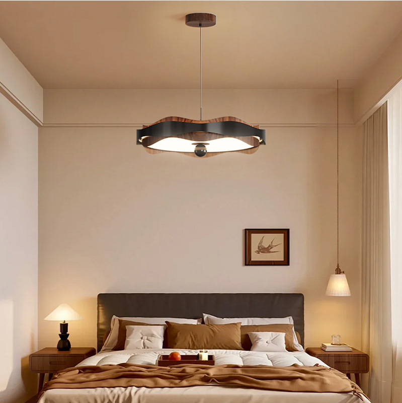 Diseñador de restaurante de espectro completo de estilo antiguo 2025 nueva lámpara de estudio de nogal viento crema protección ocular lámpara de techo de dormitorio