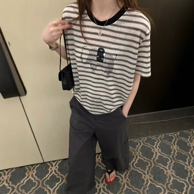 Refreshing and Age-Reducing Style~! Lyocell Elephant Stripe Short-Sleeve Women's T-Shirt, Summer 2026 New Model, Ice-Feel Thin Top Refreshing and Age-Reducing Style~! Lyocell Elephant Stripe Short-Sleeve Women's T-Shirt, Summer 2026 New Model, Ice-Feel Thin Top