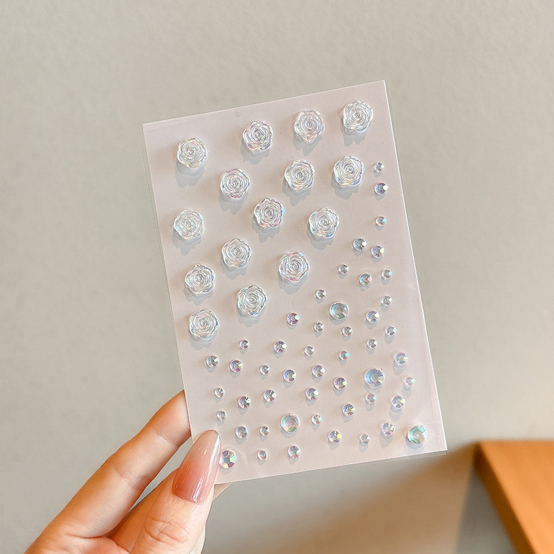 Pequeña niña rendimiento de rendimiento pegatinas coloridas conchas sin pegamento pegatinas faciales aurora perlas decoración facial pegatinas Yiwu al por mayor