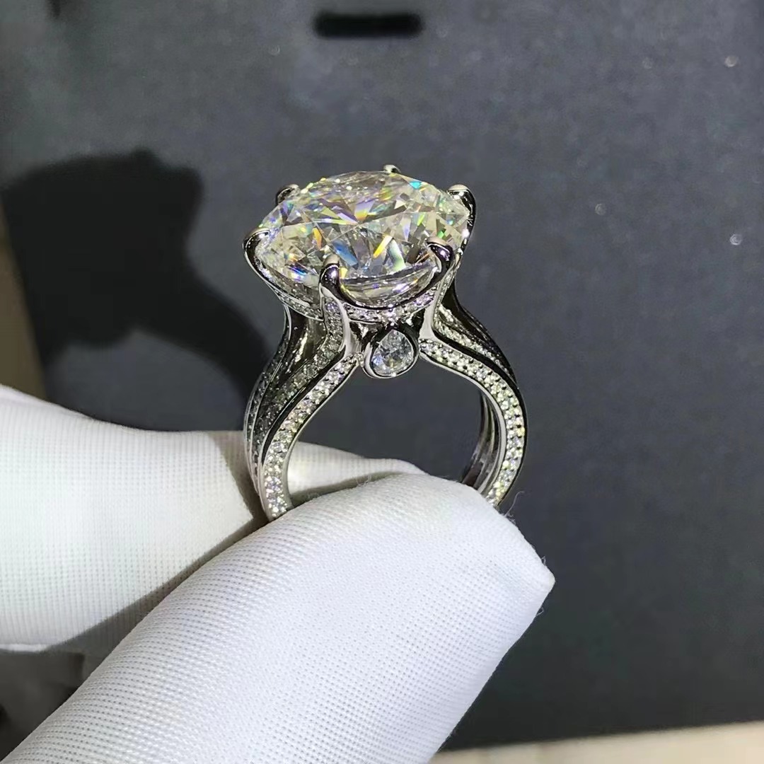 Diamante redondo ocho corazones y ocho flechas anillo de plata femenino corte blanco diamante de alto carbono 12 quilates VVS nivel D color 3EX anillo