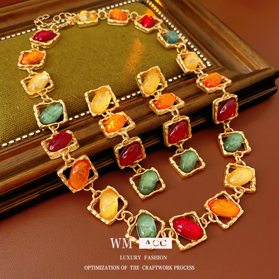 Medieval conjunto de joyería vintage aguja de plata color cuadrado bordado pendientes ligero lujo alto sentido retro collar mujer