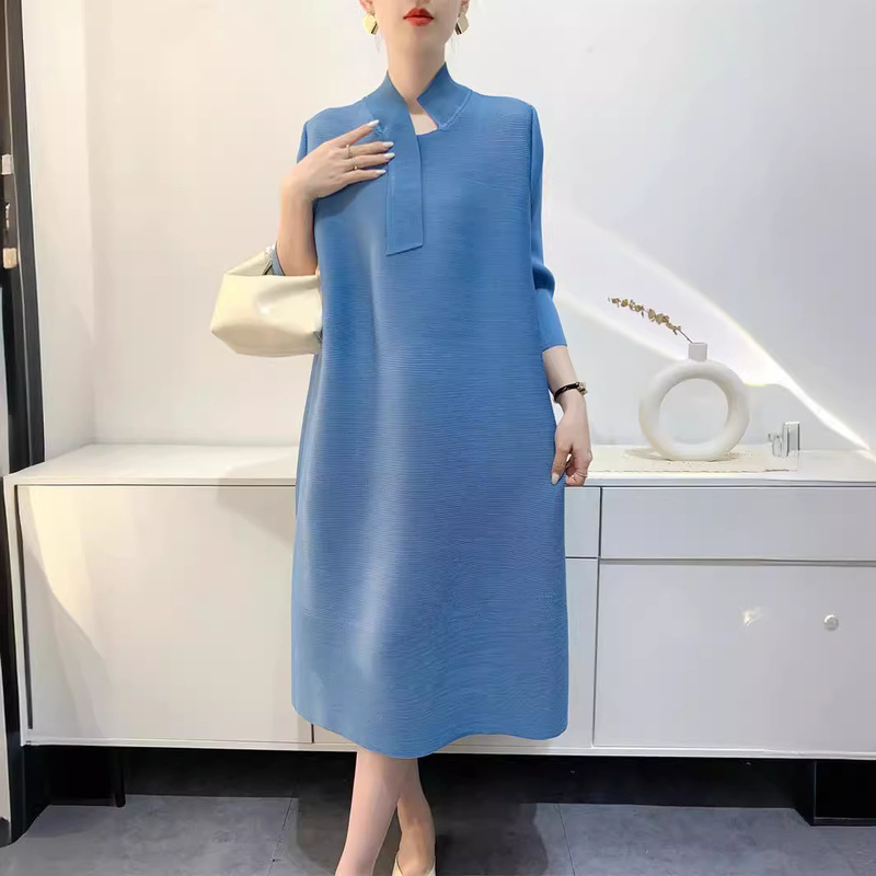 2024 Spring and Summer Pleated Dress Women's Toothpick Pleated Loose Large Size Mid-length Round Neck with Seven-sleeve