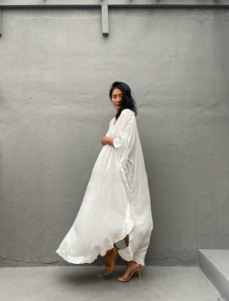 Loose Robe Seaside Vacation Cover Up Bohemian White Beach Dress in Bohemian White Beach Dress