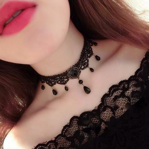 European and American Retro Palace Gothic Style Unique Multi-Layered Crystal Lace Necklace Choker Clavicle Chain
