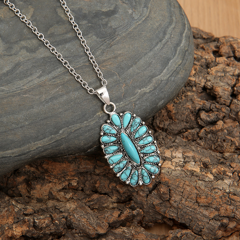 Ethnic Style Geometric Alloy Plating Inlay Turquoise Women's Pendant Necklace display picture 1
