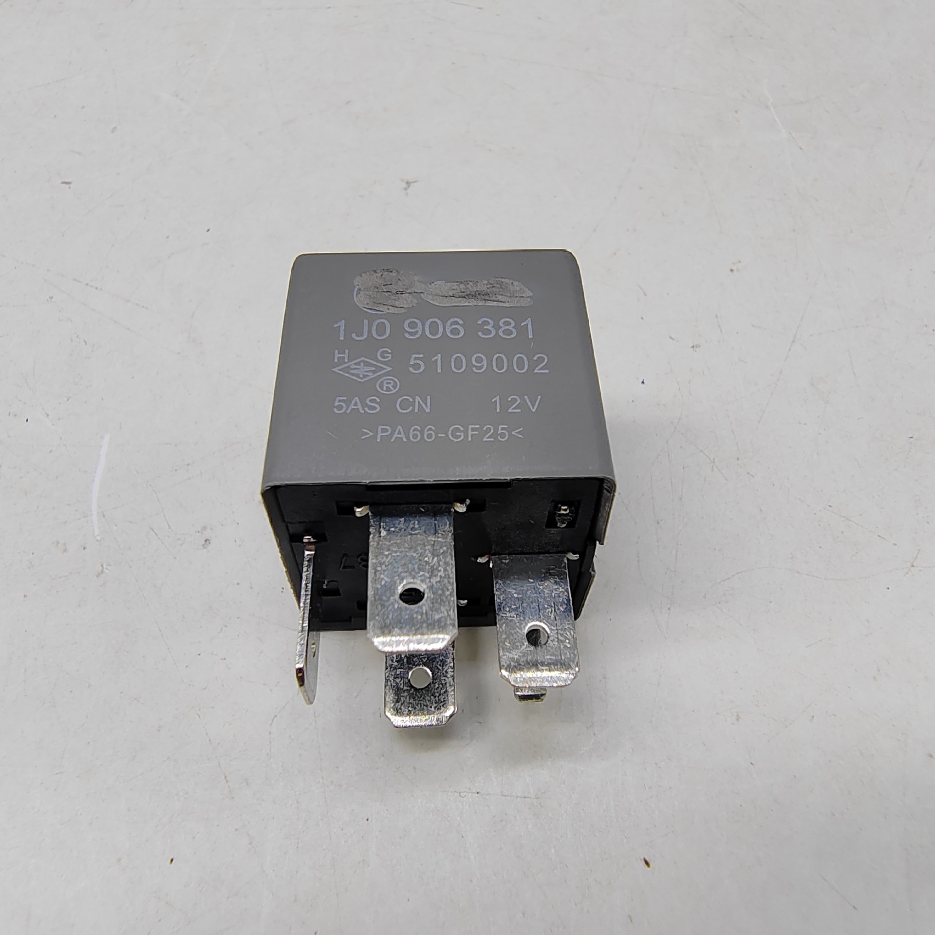 Suitable for Volkswagen Skoda Passat B5 Polo Fabia Jetta Golf No. 429 Relay 1J0906381