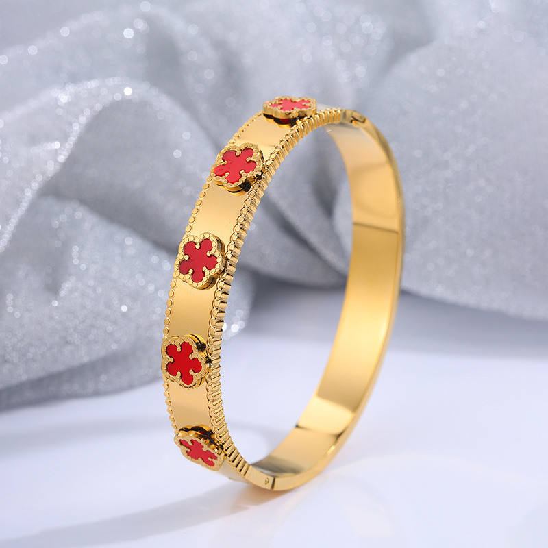Brazalete de acero de titanio de moda europea y americana pulsera de flores para niñas de alto nivel transfronterizo 18k oro pequeño brazalete de cártamo