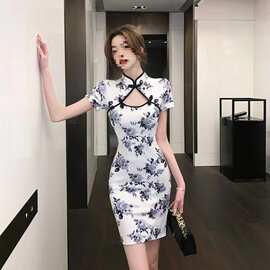 2026夏季新款年轻款少女改良式旗袍超修身显瘦炸街短袖包臀连衣裙