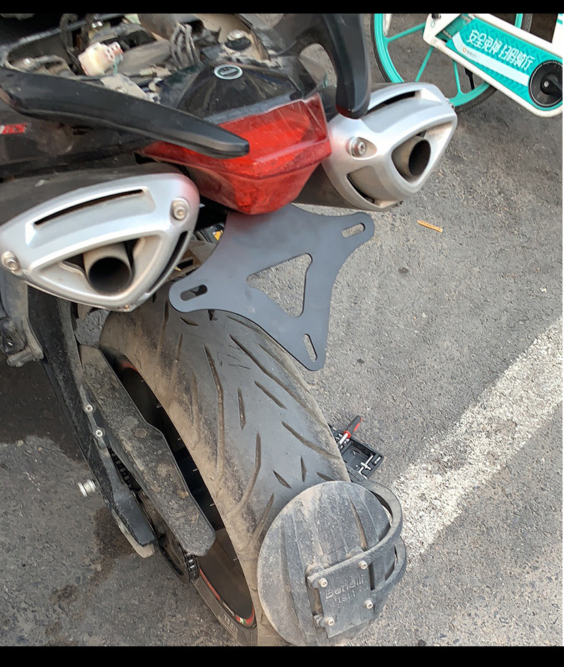 Suitable for Benelli Huanglong 600 300 TNT600 302S modified license plate bracket accessories BN600 TNT300