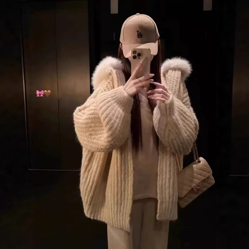 Soft and Lazy High-End Style Fur Collar Hooded Sweater Coat for Women, New Autumn and Winter Korean Style Loose Thickened Knit Cardigan Soft and Lazy High-End Style Fur Collar Hooded Sweater Coat for Women, New Autumn and Winter Korean Style Loose Thickened Knit Cardigan