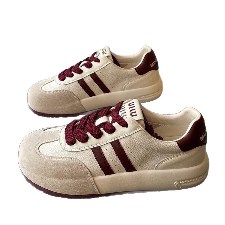 Zapatos blancos pequeños, zapatos de entrenamiento alemanes para mujer, primavera y verano de 2025, nuevos zapatos deportivos de suela suave transpirables y cómodos de cuero, zapatos individuales de todo fósforo