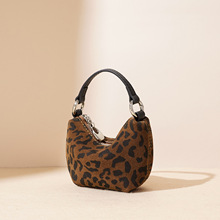 �r����������С��Ů��Ů2026�¿���ⱪ�y�ڼt��朗lб��������