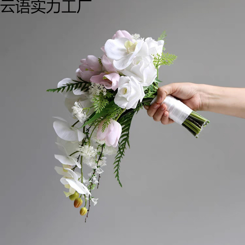 感瀑布花手捧花婚礼新娘影楼摄影道具情侣手持领证花束|undefined