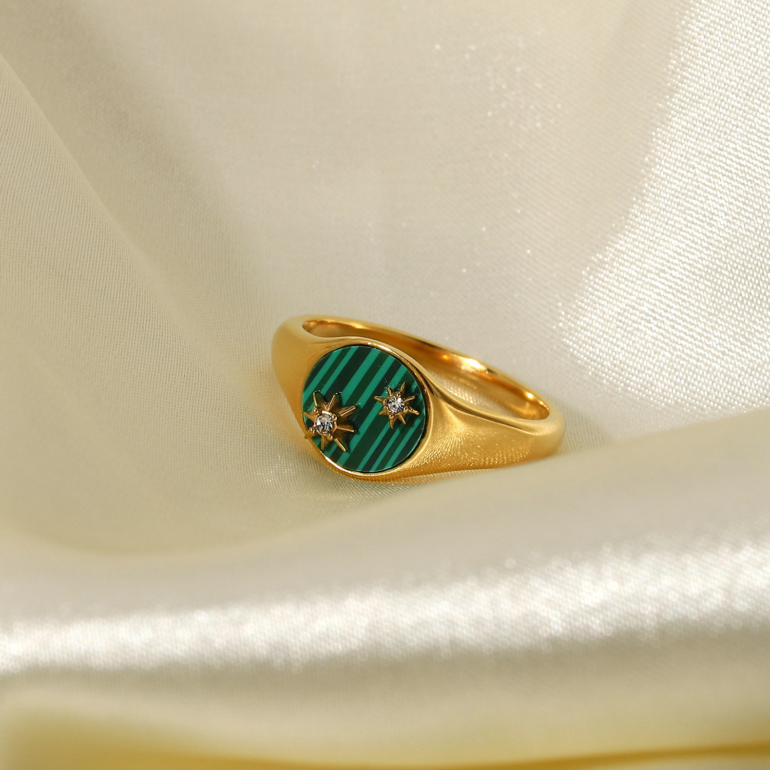 Fashion White Shell Malachite Eight-star Stainless Steel Ring display picture 7