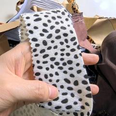 義烏は馬毛ミンクの毛豹点豹の紋様のプリントをまねて馬毛の靴の帽子の手袋のアウトソーシングの生地の現物をまねて供給します。