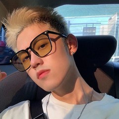 新型韓国系男女大枠ブルーライト防止メガネ枠レトロ超軽量フラットミラー素顔メガネ枠卸売り