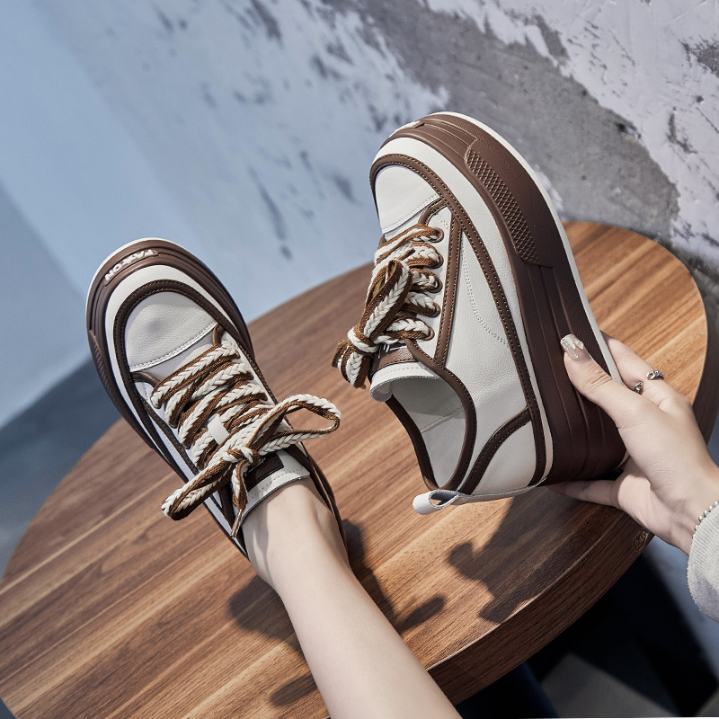 The thickness of the bottom The increase in leisure time skate shoes 2022 Autumn new pattern Joker 8 fashion Shoe of sponge cake Ear of Wheat Single shoes