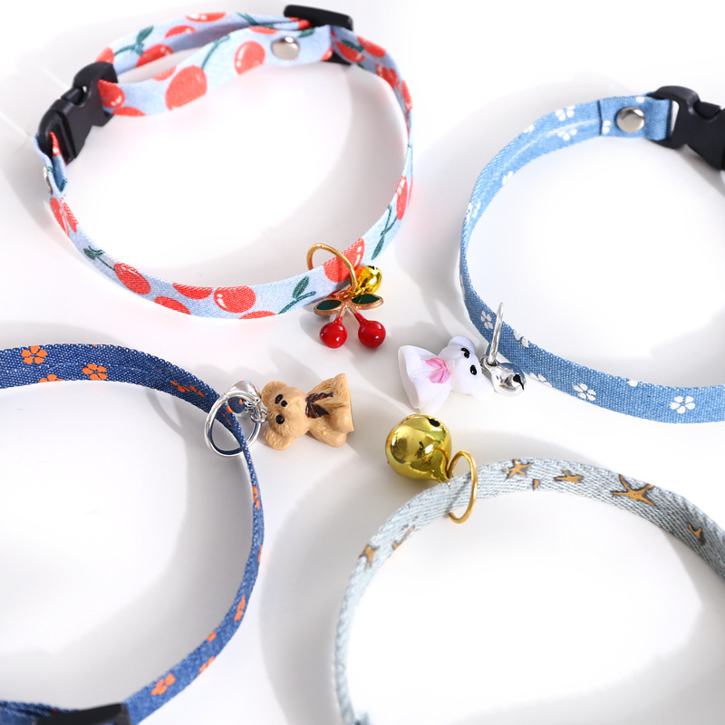 Pet vaquero estampado pentagramas cereza osos colgante collar ajustable gato perro collar al por mayor