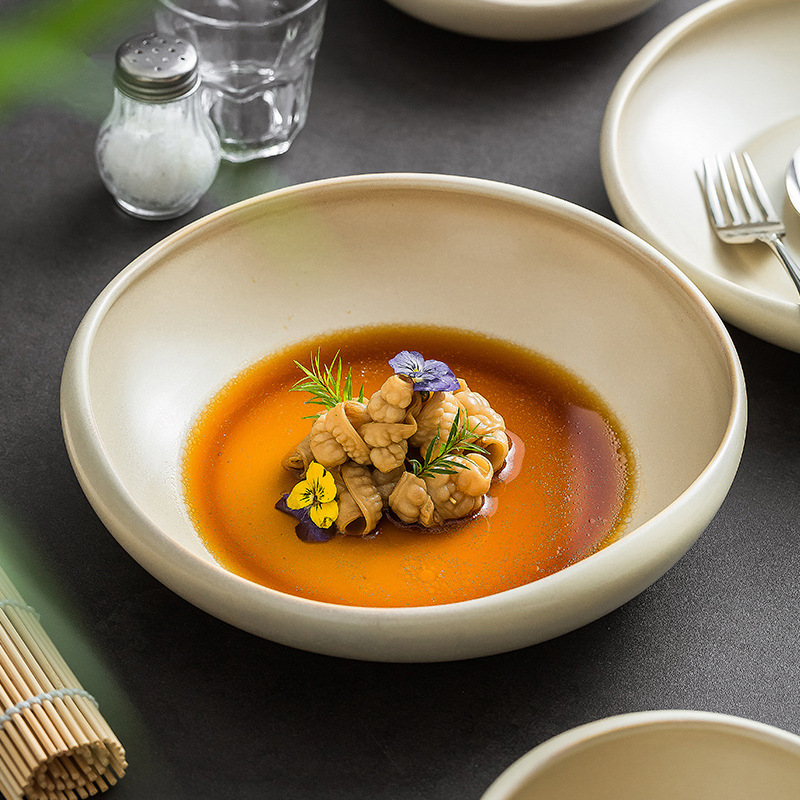 Irregular Ceramic Plates Wholesale, Ceramic Bowls with Curved Edges, Creative and Unique Shallow Plates for Home Use, Japanese-Style Dinner Plates with a High-End Feel