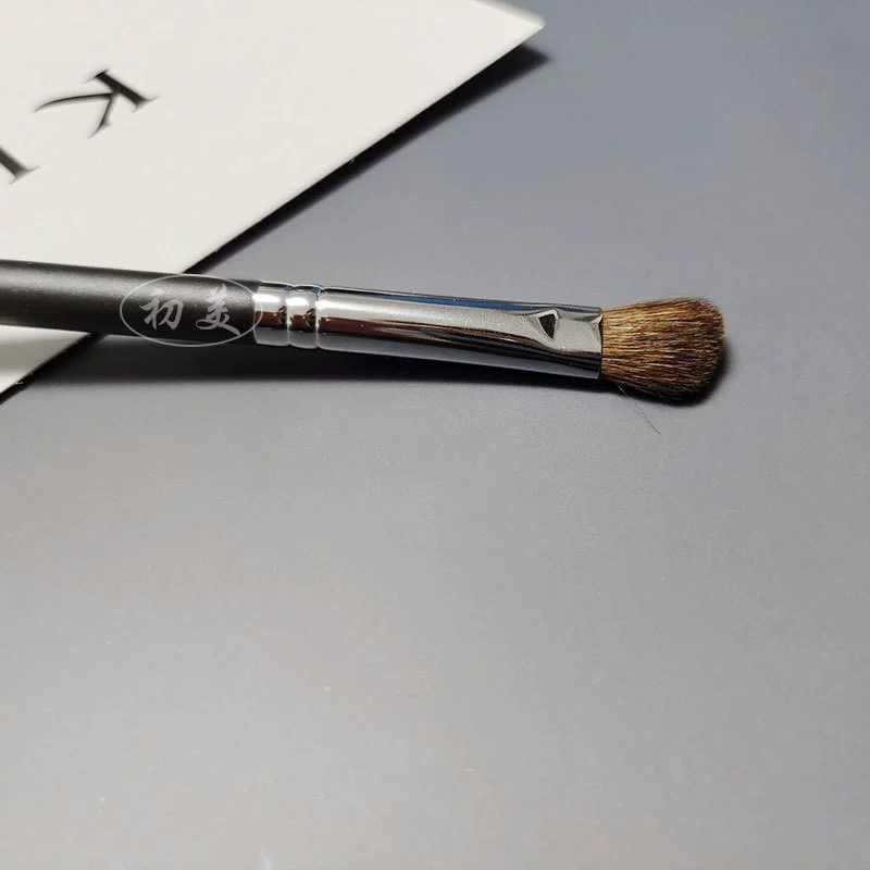 Кисть для макияжа Cangzhou Chumei M275 Preferred Horse Hair Copper Tube Eye Bevel Smile Brush Eye Shadow Brush Beginners