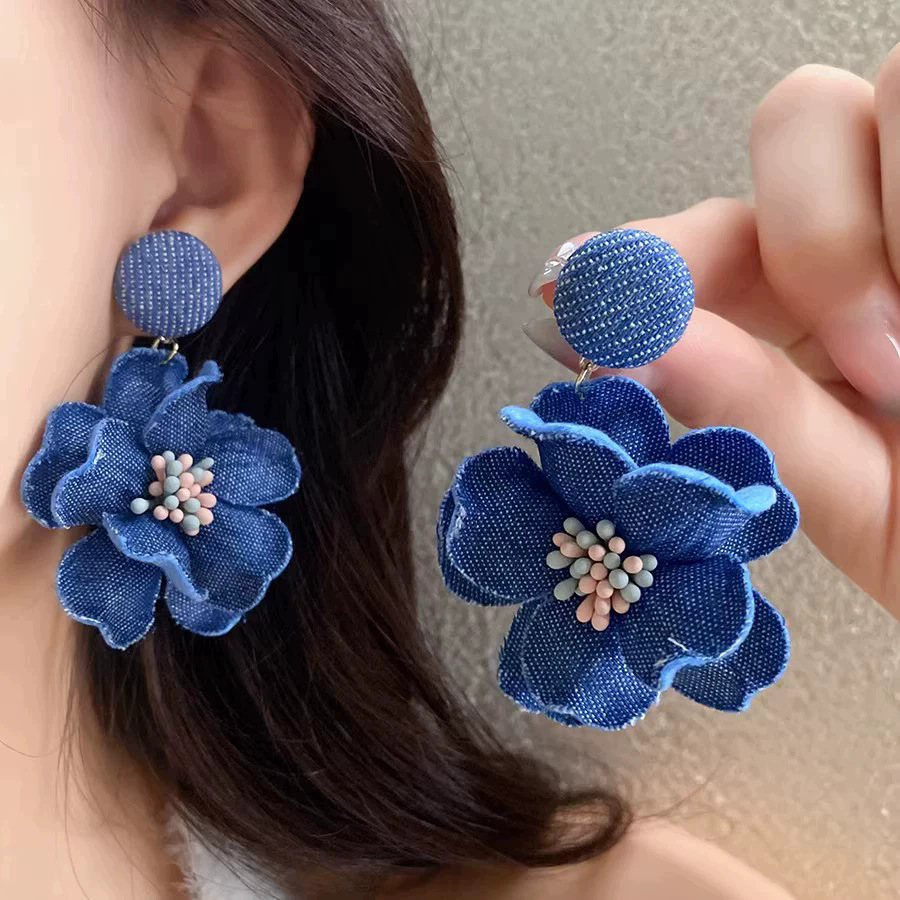 2026 viento falso sensación de atmósfera super inmortal pendientes de flores de malla temperamento suave de chiffon para mujeres pendientes