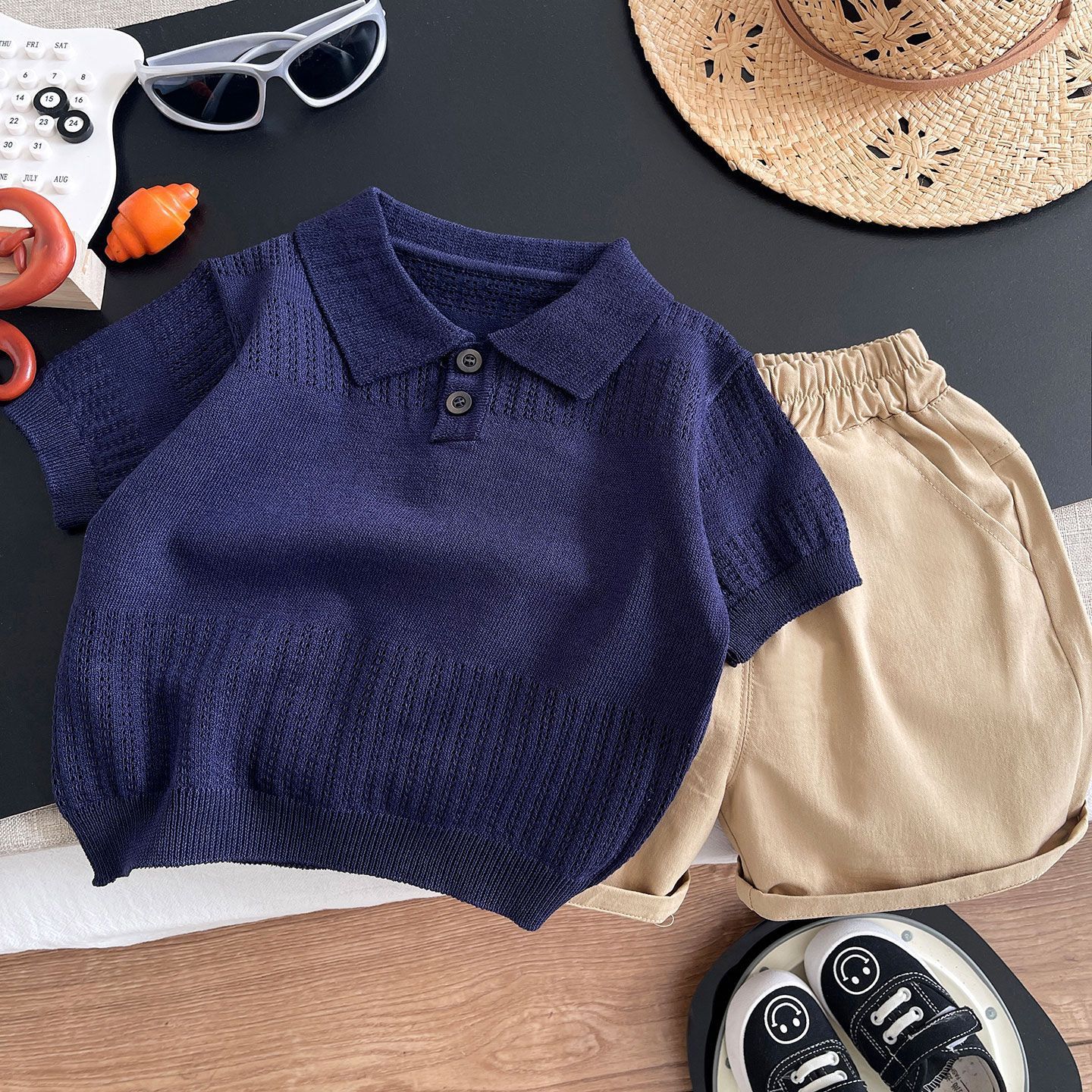 Children's knitted boy's clothing
