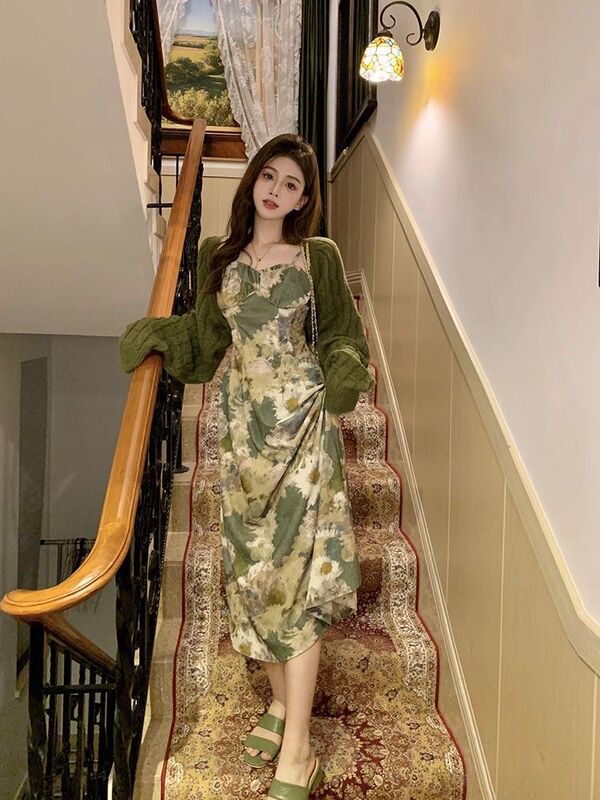 Autumn and Winter Fashionable Plus-Size Women's Clothing for Slightly Chubby mm to Wear with a Complete Set of Fashionable Sweater Suspender Dress Suits